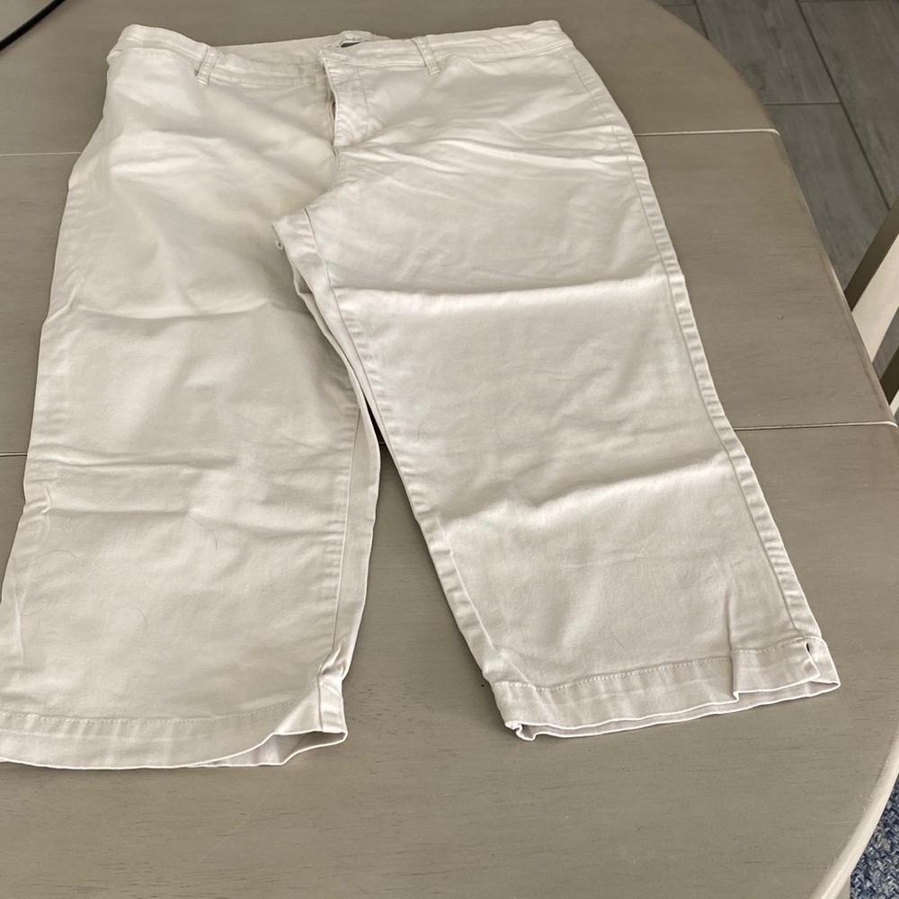 Gloria Vanderbilt Khaki Pants